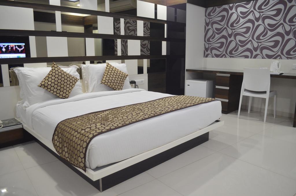 Kostamar Beach Resort Diu Bagian luar foto