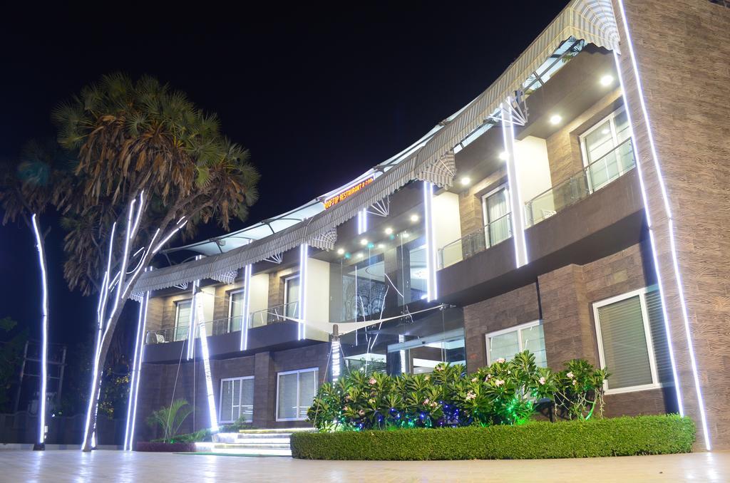 Kostamar Beach Resort Diu Bagian luar foto